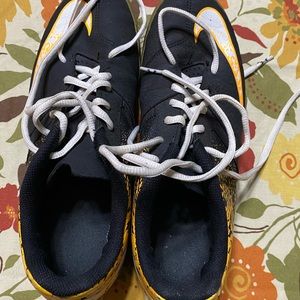 EUC Nike Bombax IC 826485 002 Indoor‎ Soccer Black Yellow Men's SIZE 7.